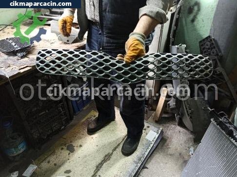 Toyota Yaris Panjur çıkma parça