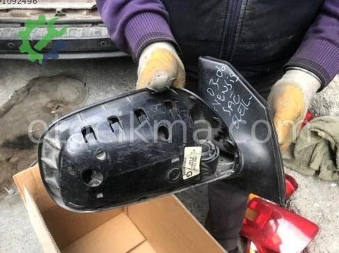 Toyota Avensis Sağ Dış Ayna 2003-2006 çıkma parça