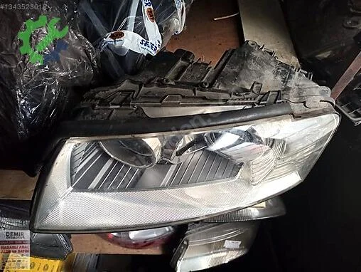 Audi A8 Sol Ön Far çıkma parça