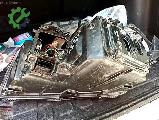 Audi A8 Sol Ön Far çıkma parça