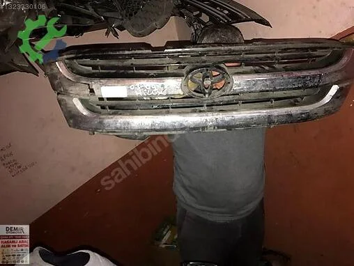 Toyota Hilux Panjur çıkma parça
