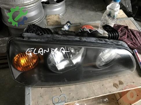 Hyundai Elantra Far çıkma parça