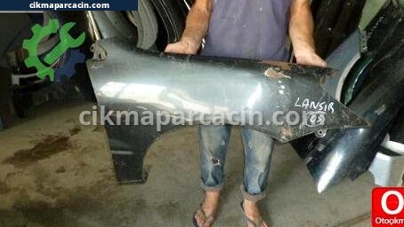 Mitsubishi Lancer Çamurluk (Arka) çıkma parça