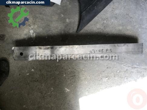 Audi A3 Ön Tampon Demiri çıkma parça