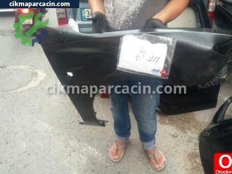 Mazda 3 Sağ Ön Çamurluk çıkma parça