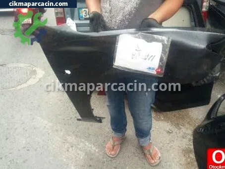 Mazda 3 Sağ Ön Çamurluk çıkma parça
