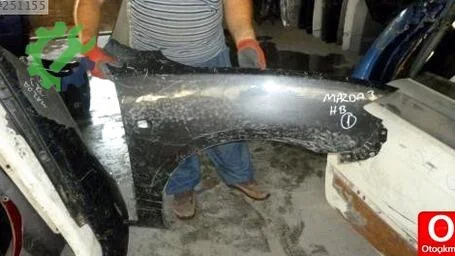 Mazda 3 Sağ Ön Çamurluk 2003-2008 çıkma parça