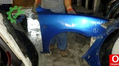 Mazda 3 Sağ Ön Çamurluk 2003-2008 çıkma parça