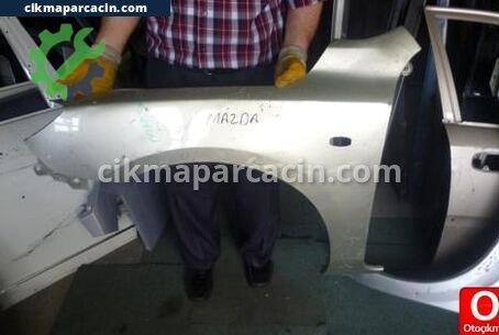 Mazda 3 Sol Ön Çamurluk çıkma parça