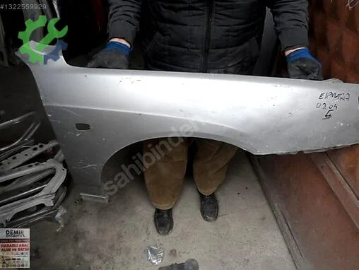 Hyundai Elantra Ön Çamurluk çıkma parça