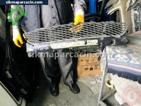 Mazda 3 Tampon Izgarası çıkma parça