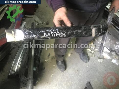 Nissan X-Trail Kapı Çıtası çıkma parça