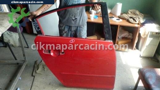 Mazda 3 Sağ Arka Kapı çıkma parça