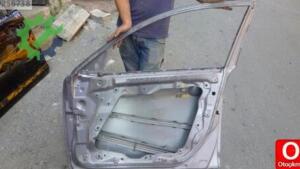 2004-2008 MODEL MAZDA3 SEDAN 3 ADET SAĞ ÖN KAPI ÇIKMA PARÇA