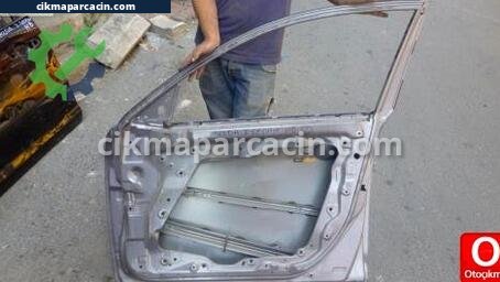 Mazda 3 Sağ Ön Kapı çıkma parça