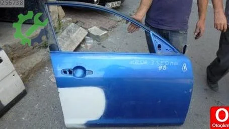 Mazda 3 Sağ Ön Kapı 2004-2008 çıkma parça