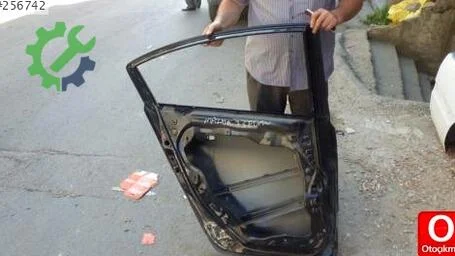 Mazda 3 Kapı (Arka Sağ) 2004-2008 çıkma parça