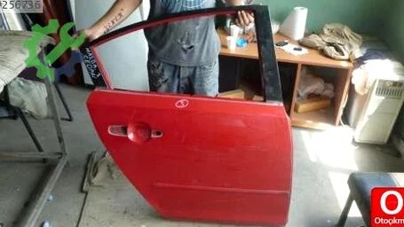 Mazda 3 Kapı (Arka Sağ) 2004-2008 çıkma parça