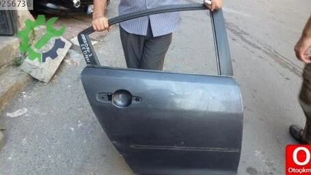Mazda 3 Kapı (Arka Sağ) 2004-2008 çıkma parça