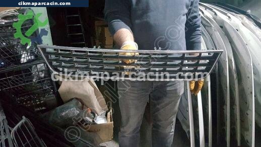 Audi A3 Tampon Izgarası çıkma parça