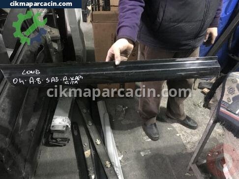 Audi A8 Kapı Çıtası çıkma parça