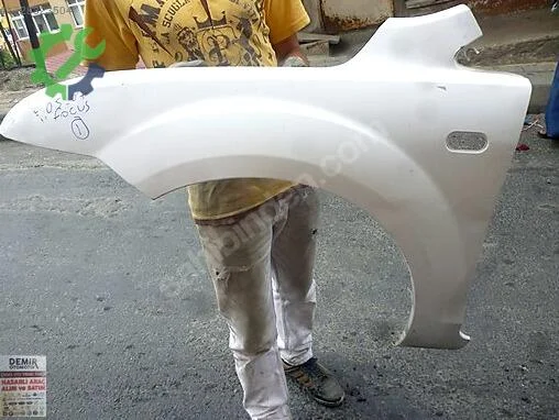 Ford Focus Ön Çamurluk çıkma parça