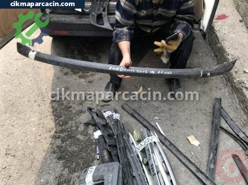 Ford Focus Tampon Izgara Çıtası çıkma parça