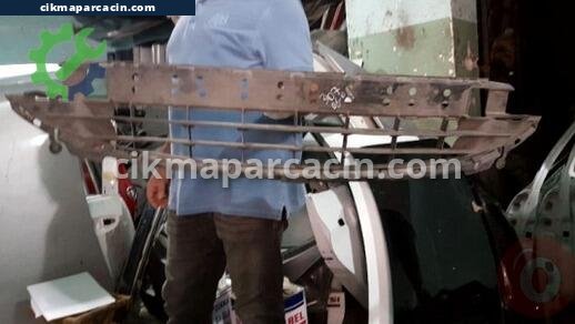 Peugeot 306 Tampon Izgarası çıkma parça