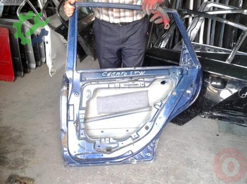 Kia Cerato Sağ Arka Kapı 2006-2009 çıkma parça
