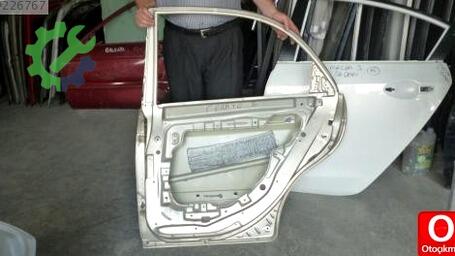 Kia Cerato Sağ Arka Kapı 2006-2009 çıkma parça