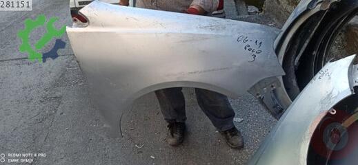 Volkswagen Polo Ön Çamurluk 2006-2009 çıkma parça