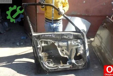 Citroen C4 Sol Ön Kapı 2006-2011 çıkma parça