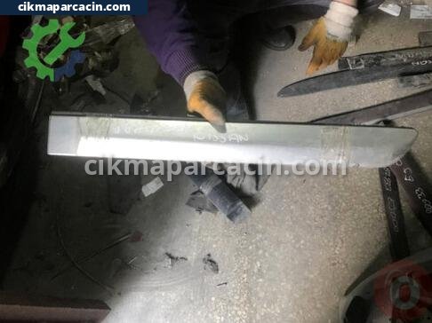Nissan Almera Kapı Çıtası çıkma parça