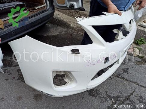 Toyota Auris Ön Tampon çıkma parça