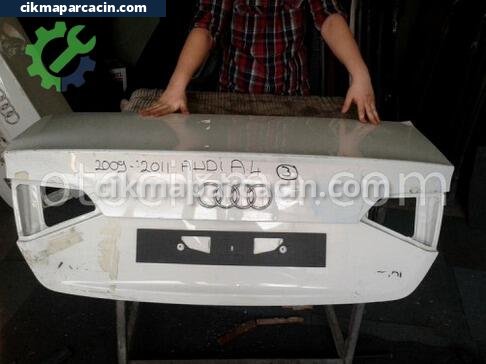 Audi A4 Bagaj çıkma parça
