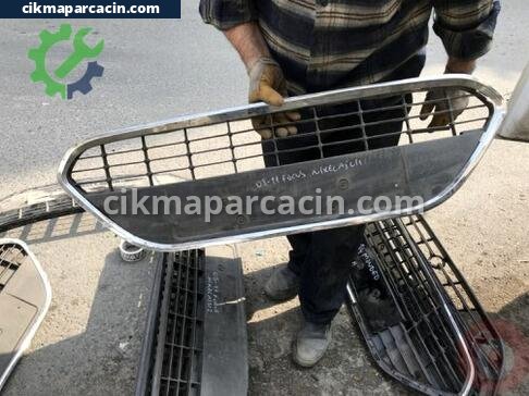 Ford Focus Tampon Izgarası çıkma parça