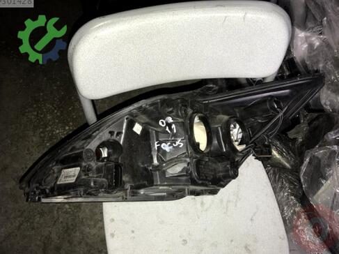 Ford Focus Sağ Ön Far 2008-2011 çıkma parça