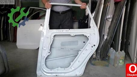 Kia Ceed Sağ Arka Kapı 2008-2012 çıkma parça