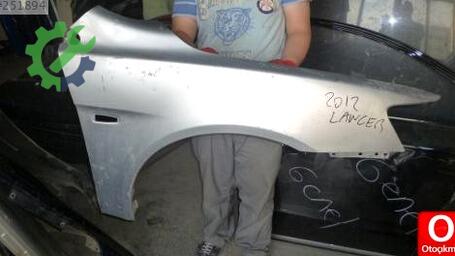 Mitsubishi Lancer Çamurluk (Arka) çıkma parça