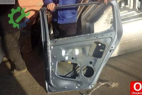 Skoda Fabia Sağ Arka Kapı 2008-2012 çıkma parça