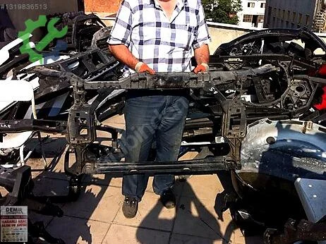 Audi A4 Ön Panel çıkma parça