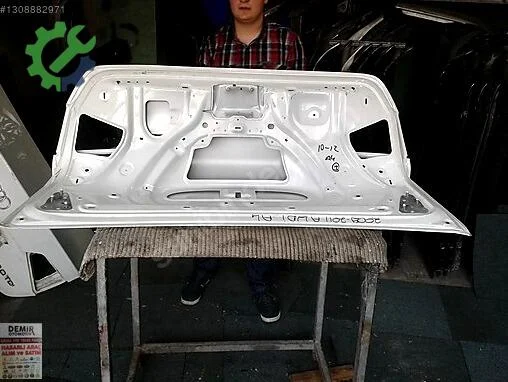 Audi A4 Bagaj çıkma parça