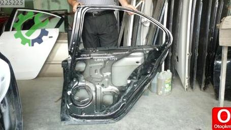 Mitsubishi Lancer Sağ Arka Kapı 2008-2013 çıkma parça