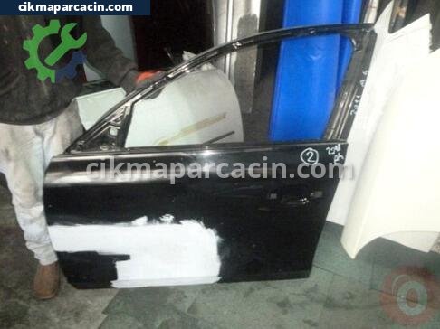 Audi A4 Sol Ön Kapı çıkma parça