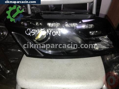 Audi Q5 Sağ Ön Far çıkma parça