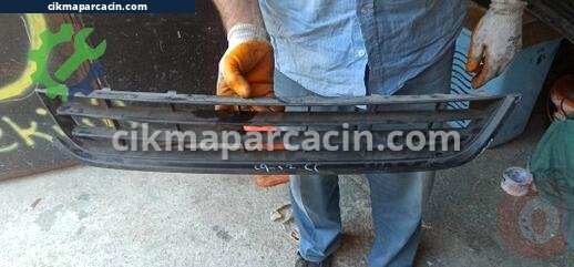 Volkswagen Passat Tampon Izgarası çıkma parça