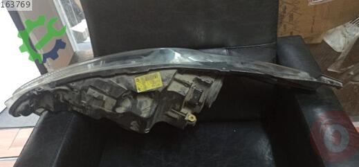Ford Fiesta Sağ Ön Far 2009-2012 çıkma parça