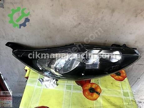 Ford Fiesta Sağ Ön Far çıkma parça