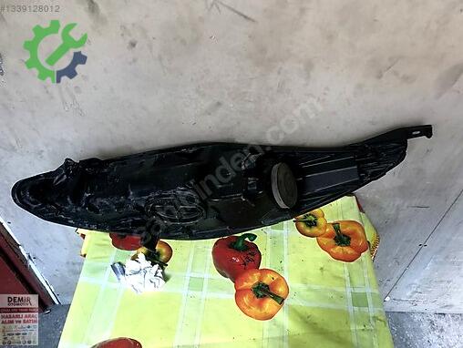 Ford Fiesta Sağ Ön Far çıkma parça