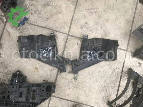 Audi A5 Far Braketi çıkma parça